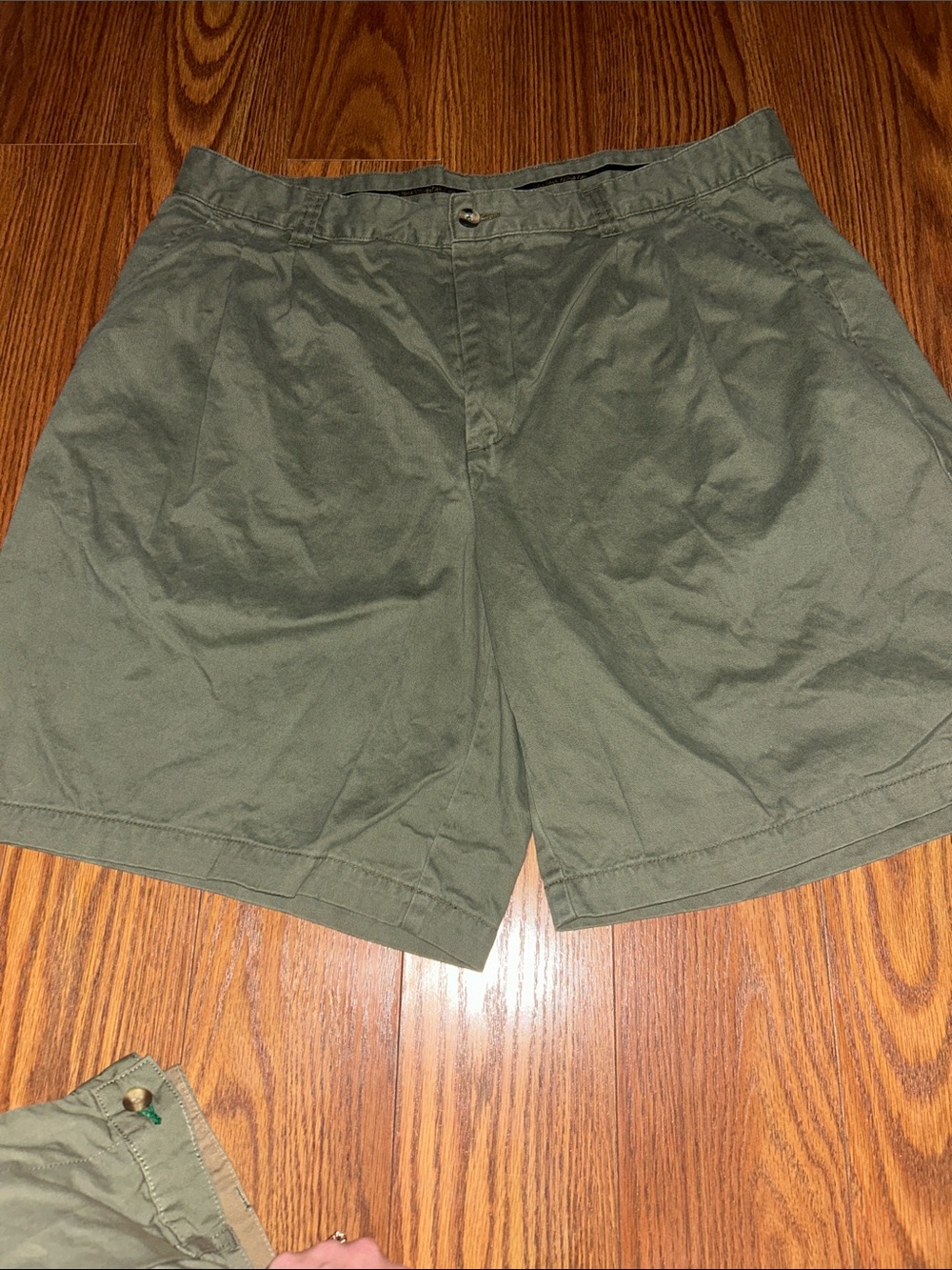 Vintage Duckhead Y2K Men’s Olive Green Casual Shorts With Pleated Size 40